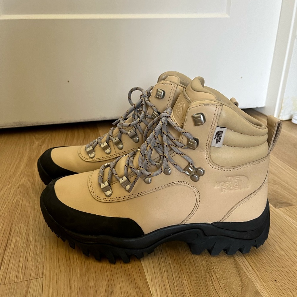 North Face Cream Leather Lace-up Boots Size 8 or 39